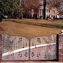 Elvis 1977 Graceland Gates